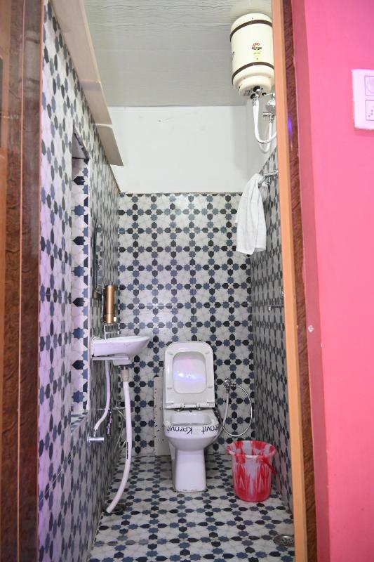 Swagat Paying Guest House Varanasi Near Ganga River - image 13