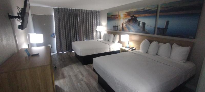 Deluxe Double Room with Two Double Beds - Non-Smoking image 3