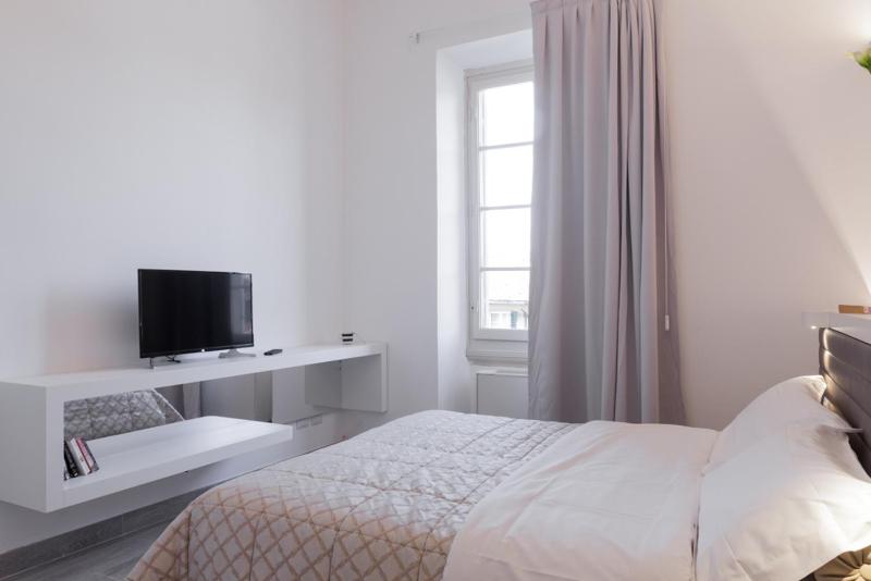 Deluxe Two-Bedroom Suite image 1