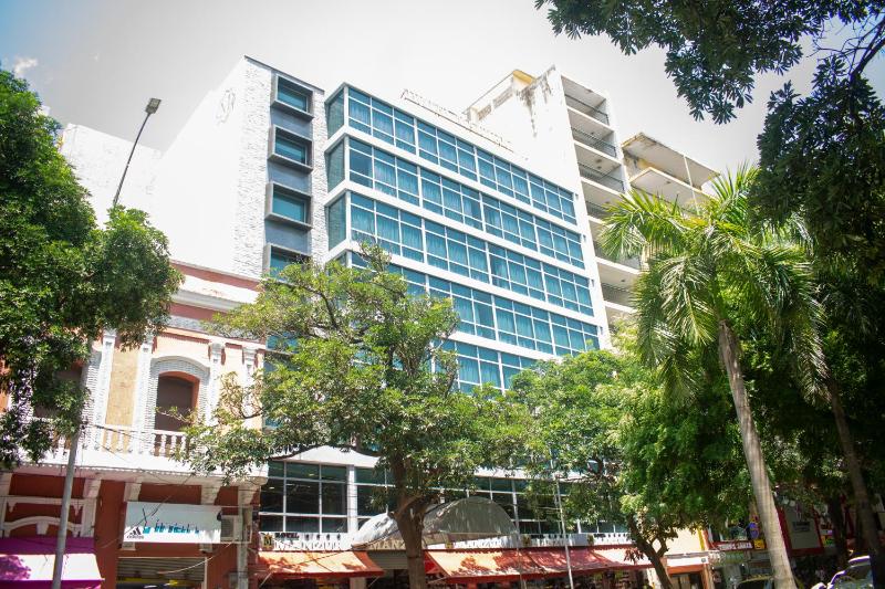 Hotel Manzur - image 1