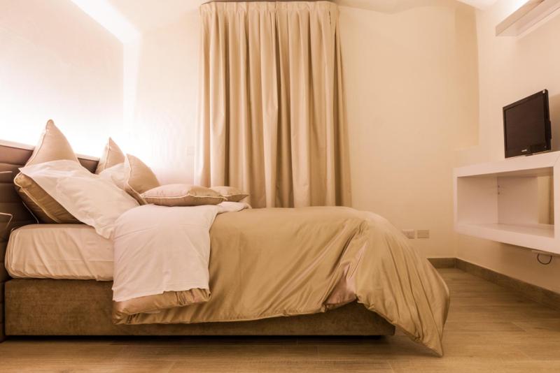 Suite (2 Adults) image 1