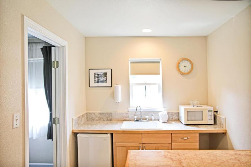 Two-Bedroom Suite - Non-Smoking image 4