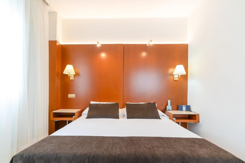 Superior Double or Twin Room image 3