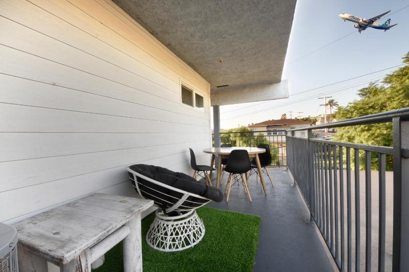 201 Urban Retreat just Steps from Little Italy - image 6