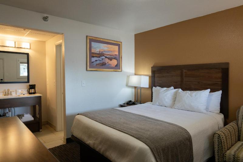 Queen Room image 2