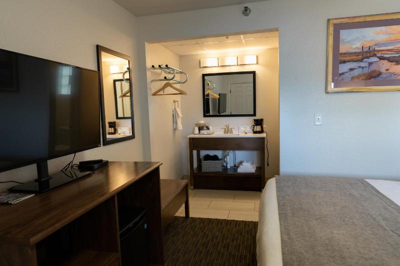 Queen Room image 3