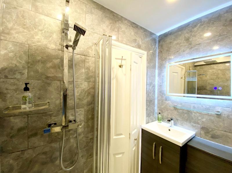 Meadfoot Bay Apartment at Hesketh Crescent - image 8