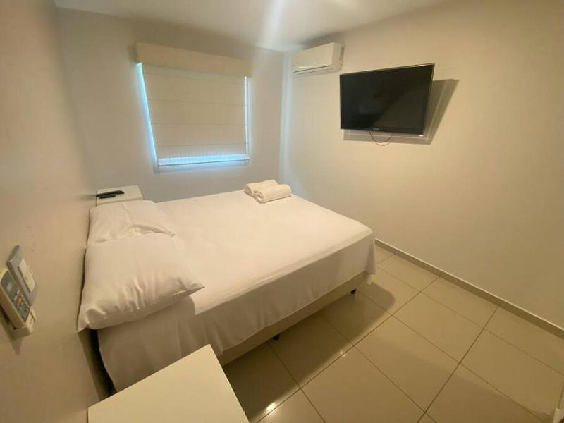 Hermosa casa en cond. privado - image 5