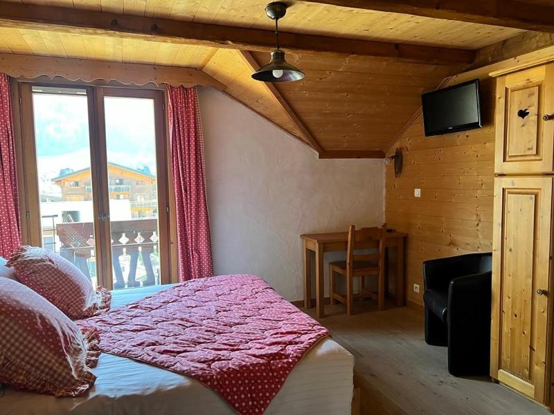 Standard Double Room image 2