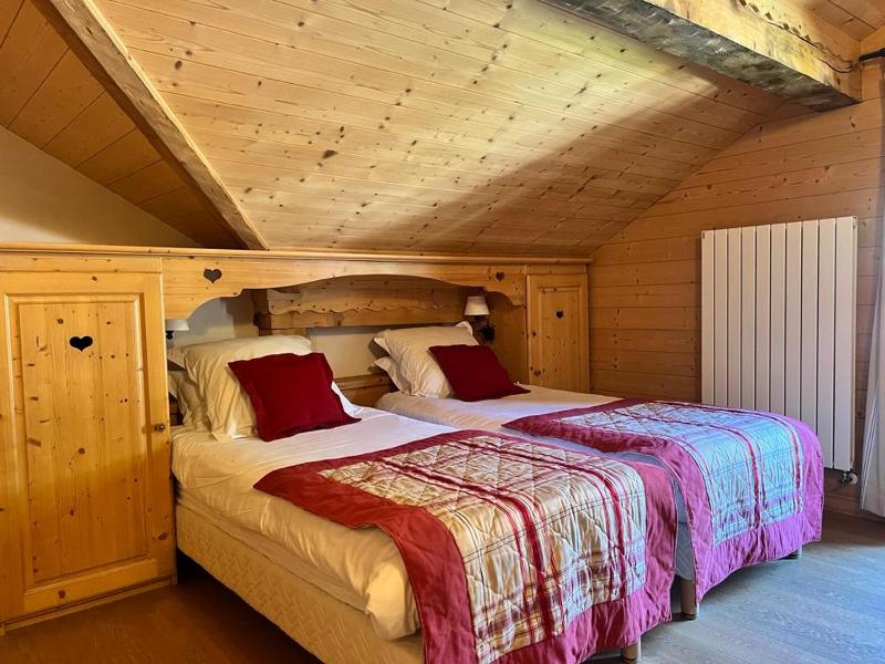 Standard Twin Room image 1