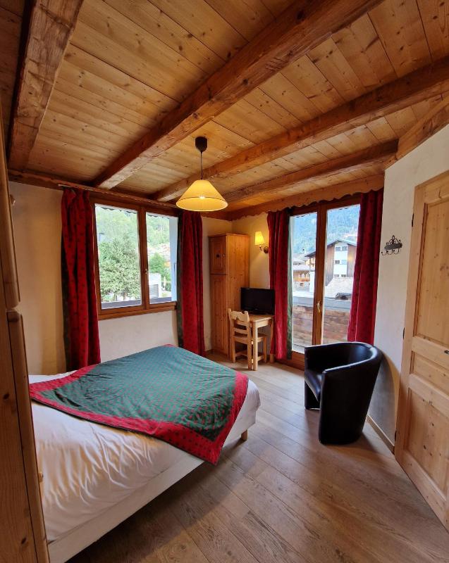 Small Double Room image 1