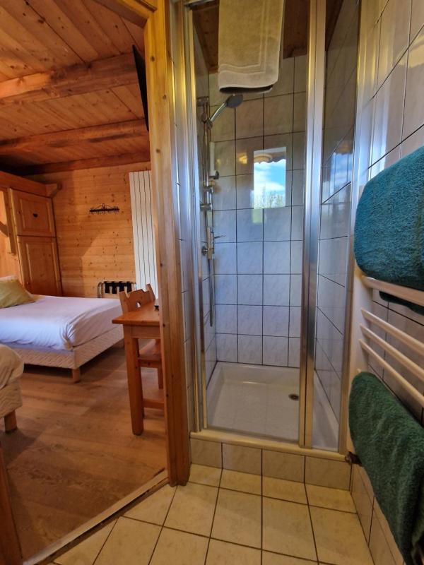 Small Twin Room image 4