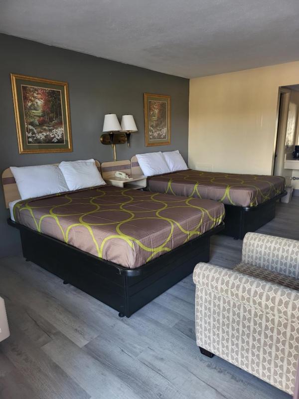 Double Room with Two Double Beds image 1