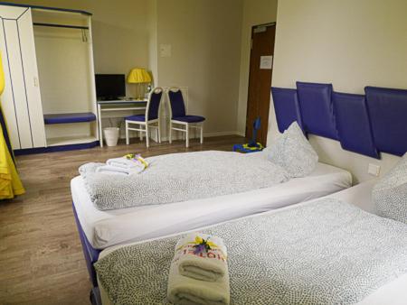 Double Room image 3