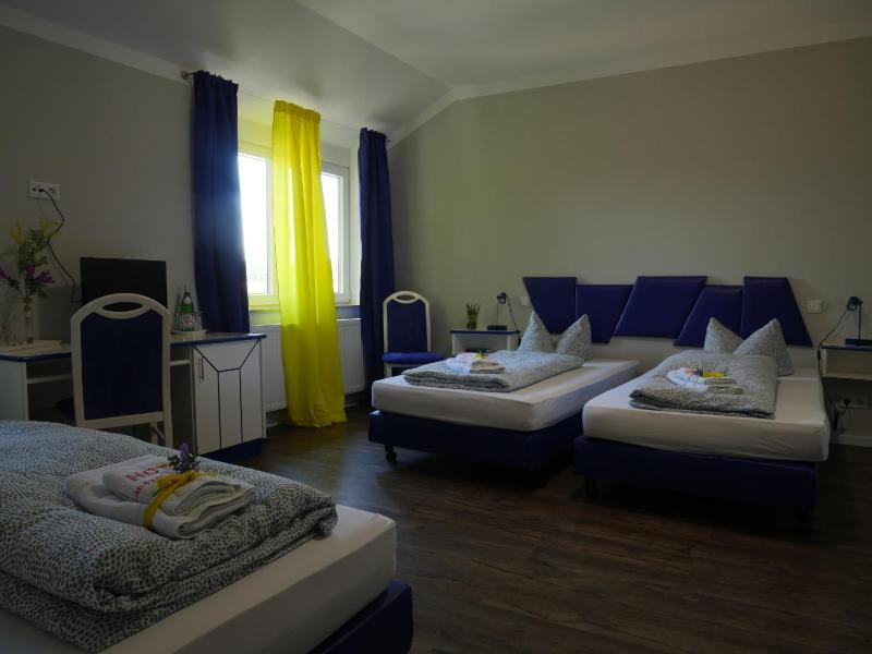 Triple Room image 3