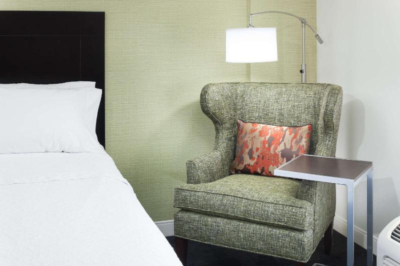 Room with Two Queen Beds - Non-Smoking image 4