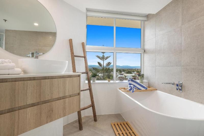 Burleigh Vista Apartment - Views - image 3