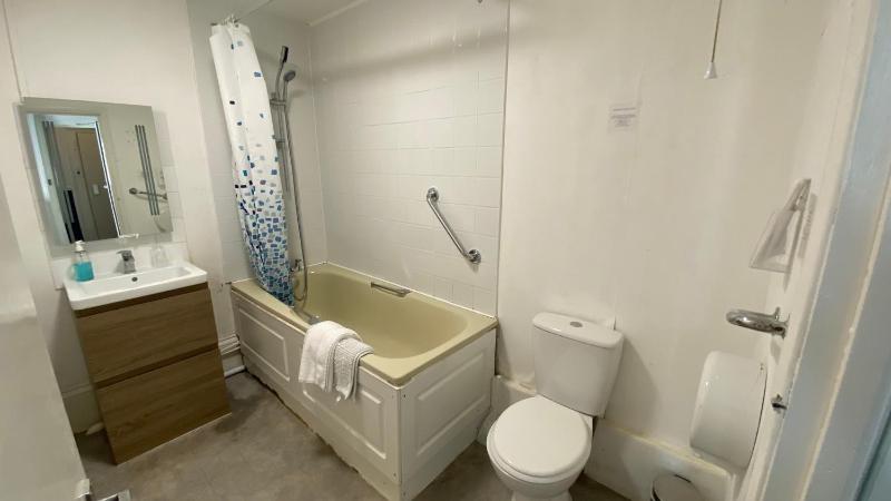 Standard Family Room image 2