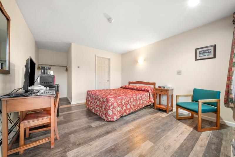 Queen Room image 1