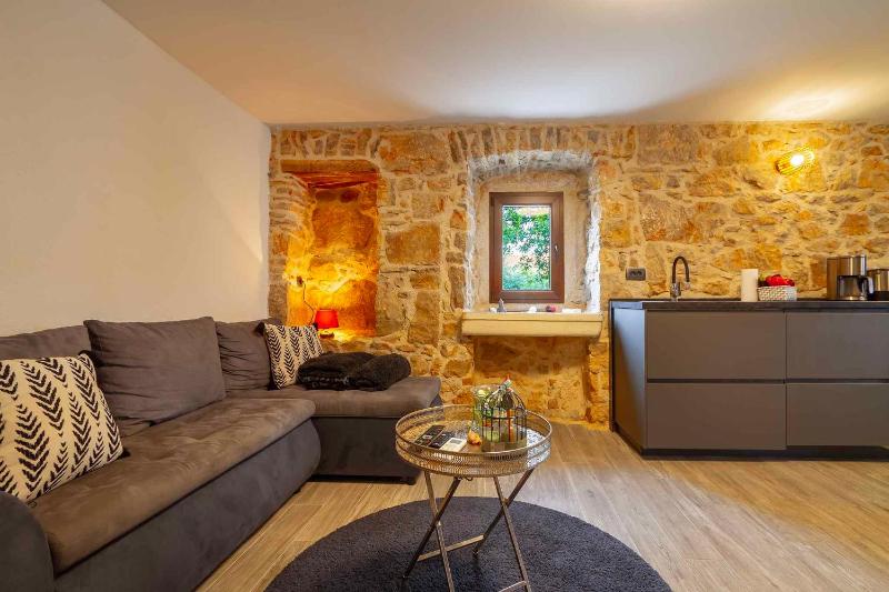Apartment in Silo - Insel Krk 45239 - image 1