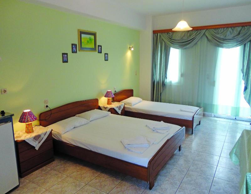 Studio with Side Sea View (3 Adults) image 3