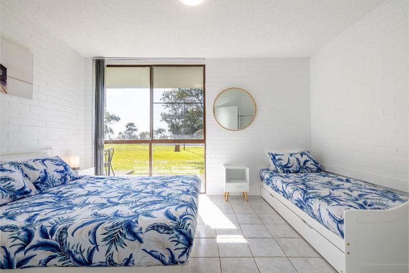 Villa Ellisa 1 10 Columbia Cl -ground floor unit with beautiful water views & across from the water - image 25