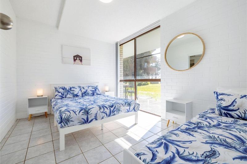 Villa Ellisa 1 10 Columbia Cl -ground floor unit with beautiful water views & across from the water - image 30