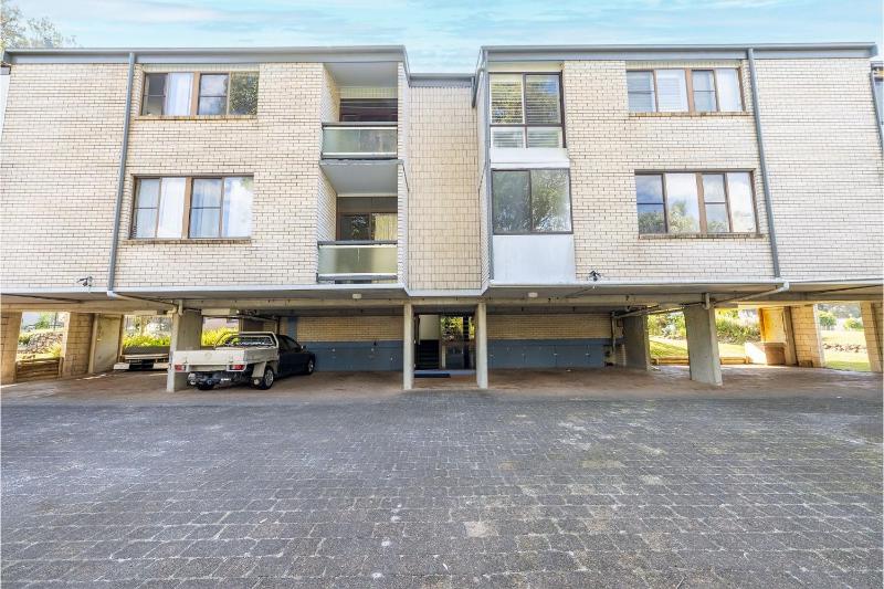 Villa Ellisa 1 10 Columbia Cl -ground floor unit with beautiful water views & across from the water - image 20
