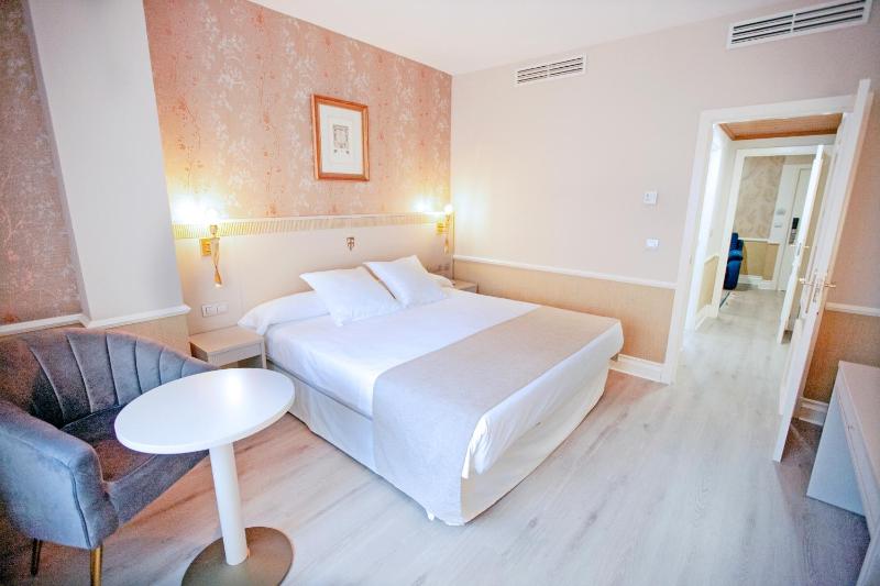 Junior Suite image 2