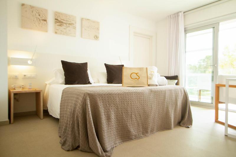 Double or Twin Room with Garden View image 2