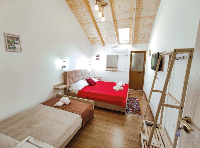 Budget Double or Twin Room image 4