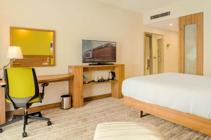 Queen Room image 1
