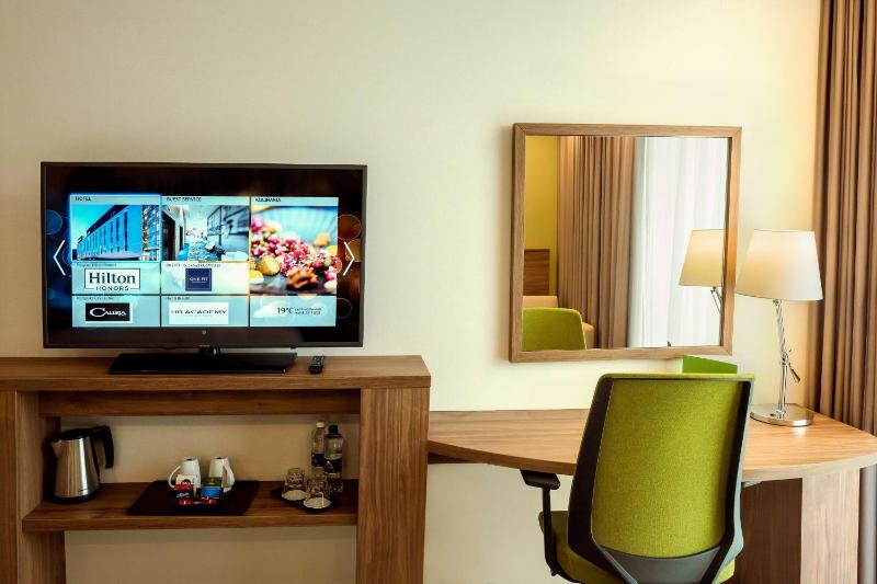 Twin Room image 3