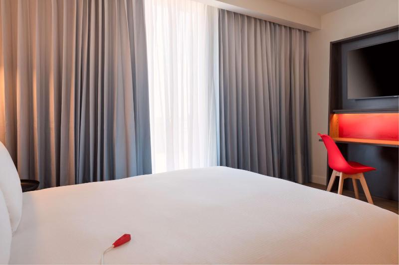 Queen Room - Mobility Access image 1