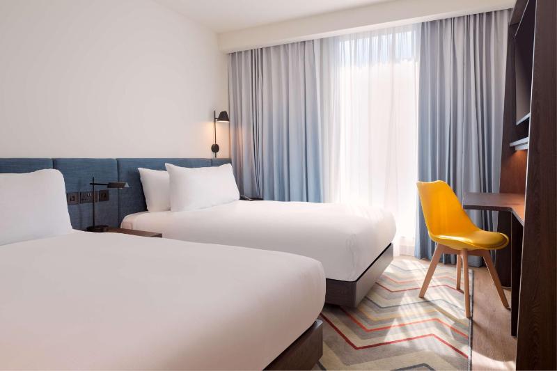Twin Room image 1