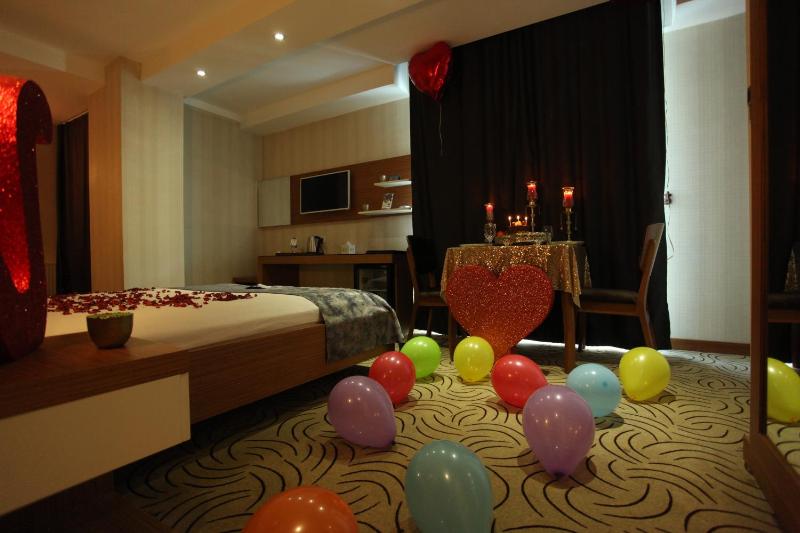Single Room image 3