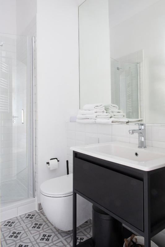 Standard Double Room image 2