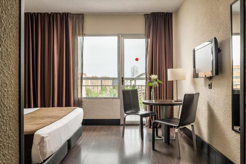 Double or Twin Room image 4