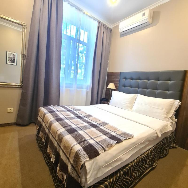 Single Room image 3