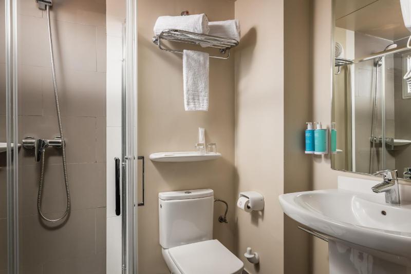 Single Room image 3