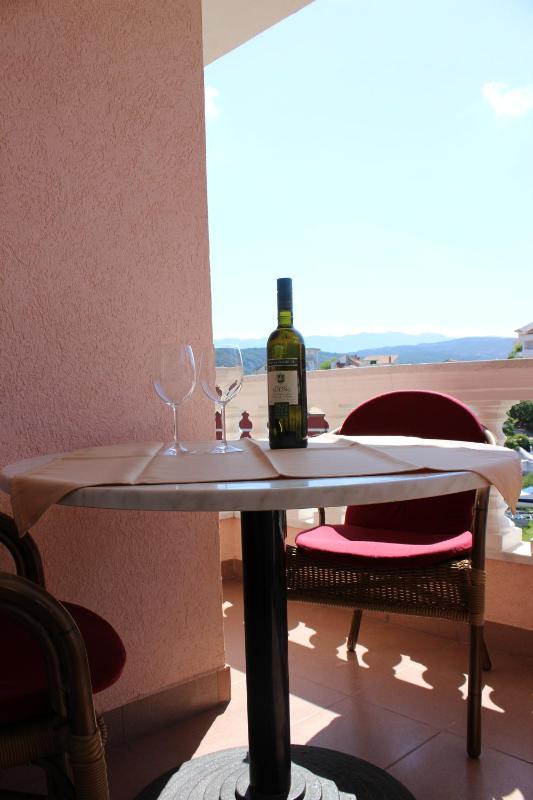 Deluxe Double Room with Balcony and Sea View image 2