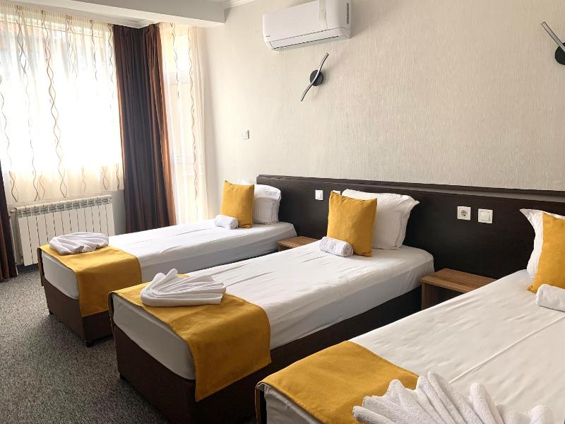 Triple Room image 1