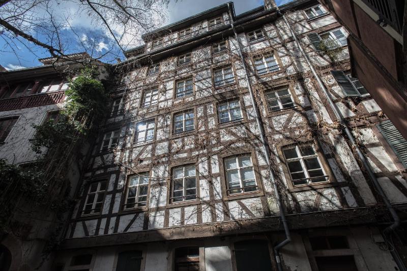 Two-Bedroom Apartment - Fourth Floor image 2