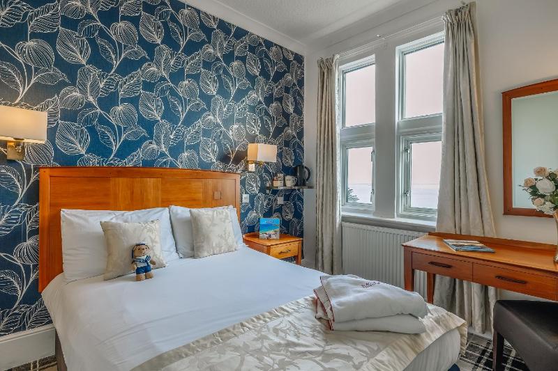 Compact Double Room image 4