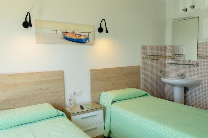 Double or Twin Room with Shared Bathroom image 3