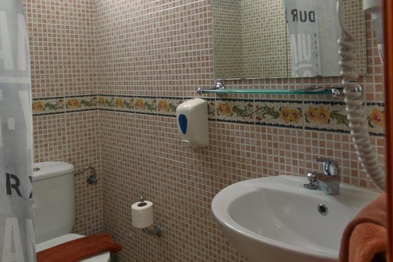 Double or Twin Room with Private Bathroom image 2