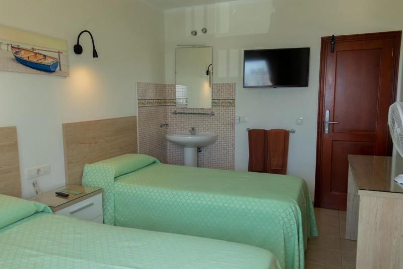 Double or Twin Room with Shared Bathroom image 4
