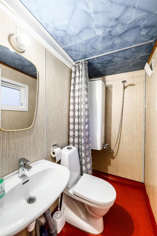 Quadruple Room with Shower image 2