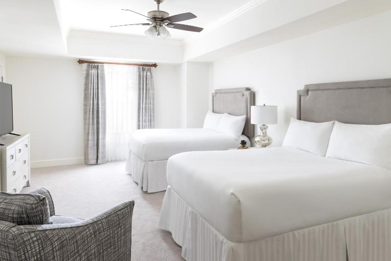 Two-Bedroom Suite - Main Tower/Waterpark Access image 3