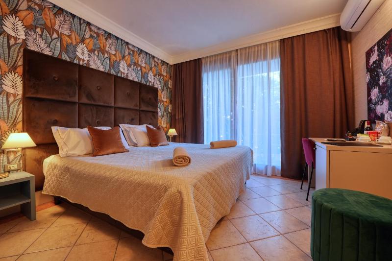 Classic Double or Twin Room image 2